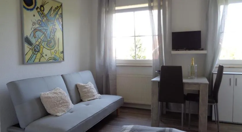 Ruhiges Zimmer direkt an den Leineauen - Image 1