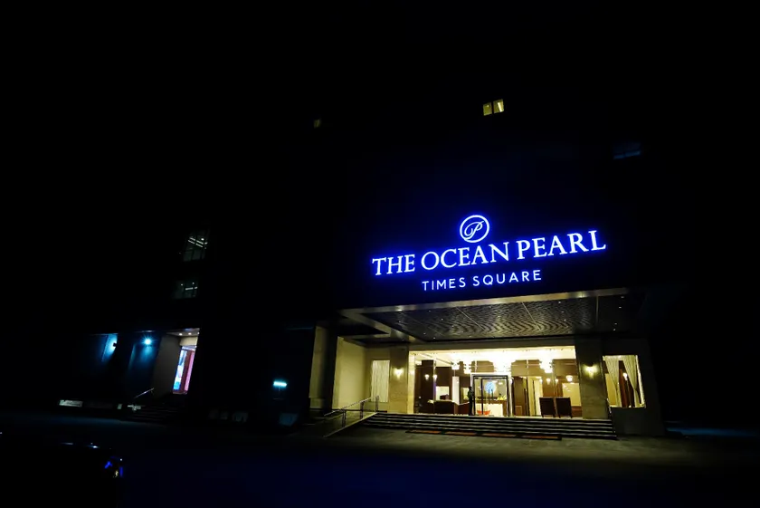 The Ocean Pearl- Times Square - Image 1