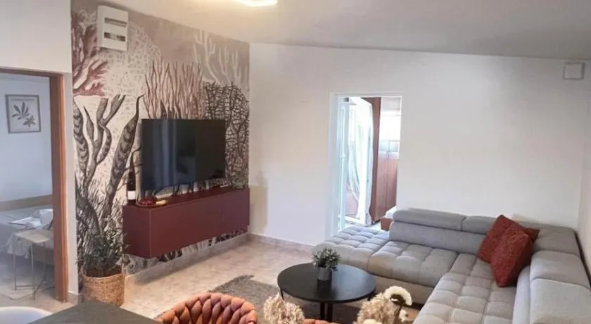 Mint Bellavista - Image 1