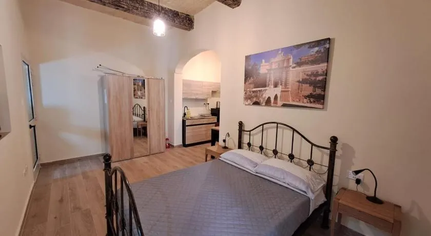Floriana One Bedroom Studio House - Image 1