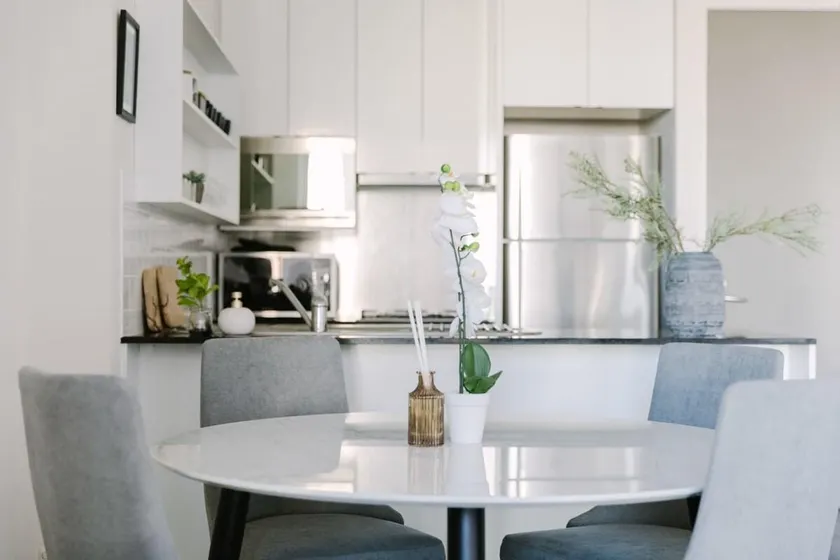 A Cozy 2BR Apt on Collins Near Flinders Station - Image 1