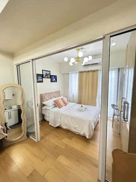 Roomi Stays Acqua Residences - Image 1