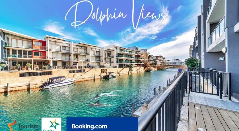 Marina Canals Apartment - Image 1