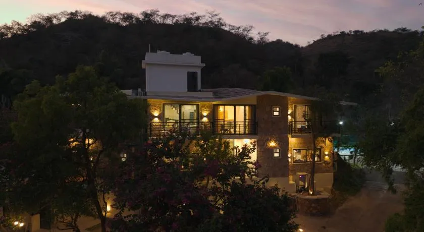 SaffronStays Grand Pavilion - Image 1