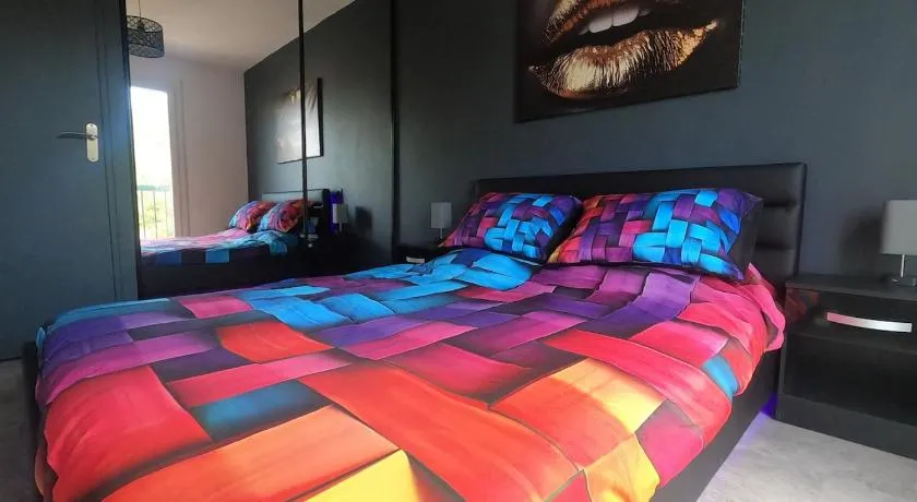 T2 Cosy romantic, balcon,clim, parking gratuit - Image 1