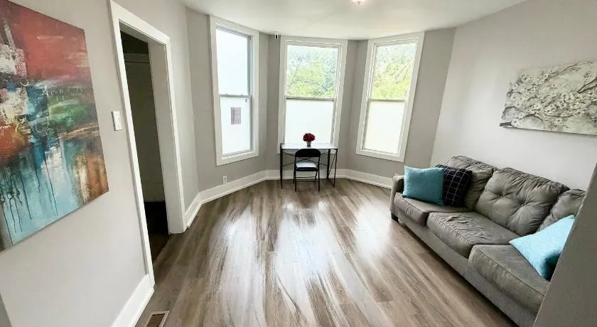 Beautiful Home Near Downtwon - Free Parking! - Image 1