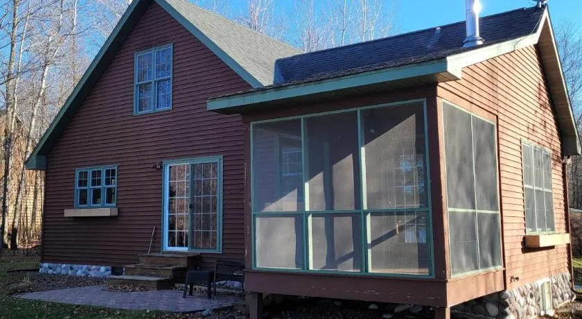 Luck Charlie Lodge home - Image 1