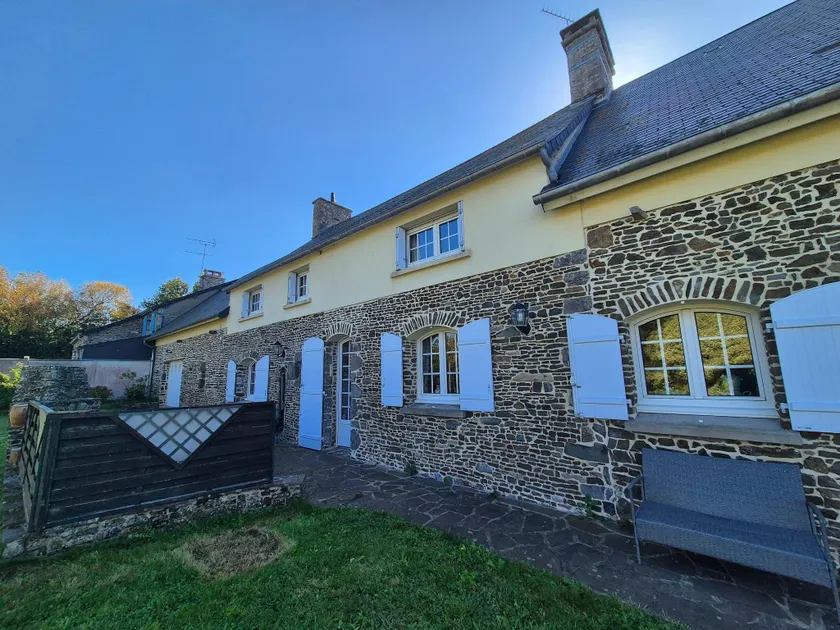 Spacious Family Home Near the Sea - Image 1