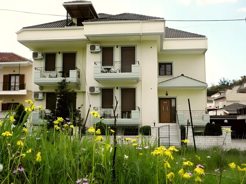 Tsironis Guesthouse - Image 1