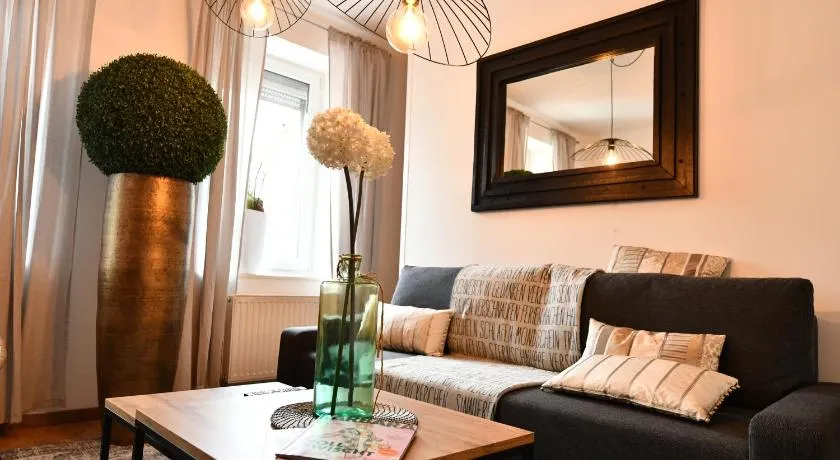 Heimat Floral Ferienwohnung - Image 1