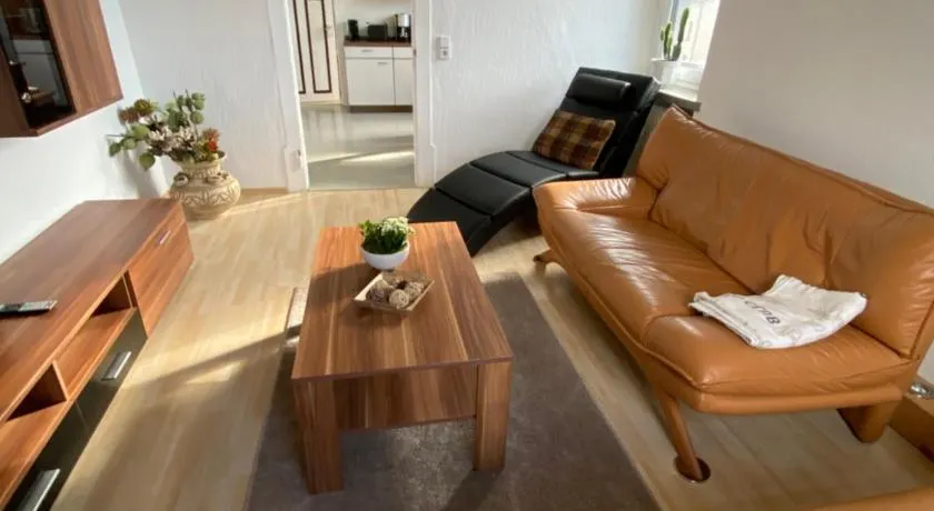 Geräumige Ferienwohnung im Grünen - Image 1