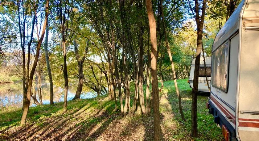 Hacienda Caravan - Image 1