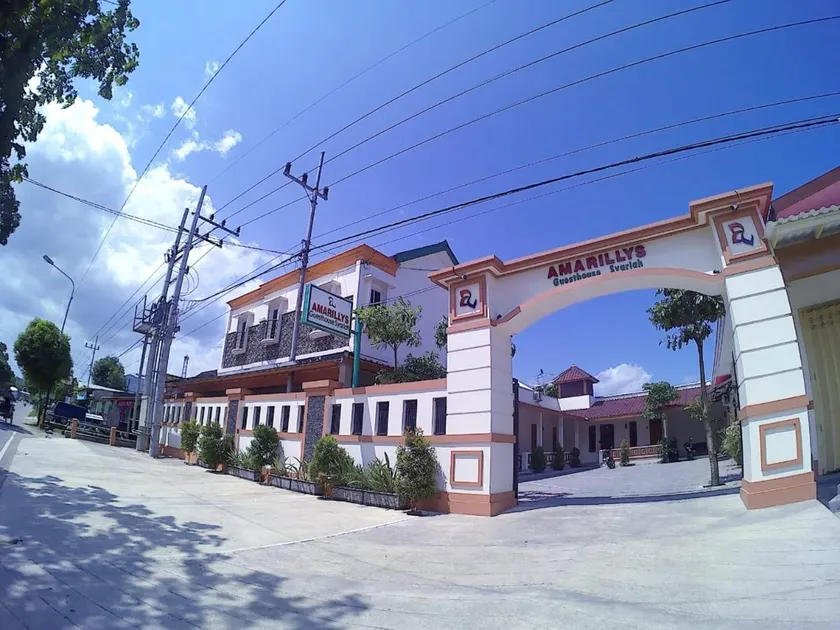 Amaryllis Guesthouse Syariah - Image 1
