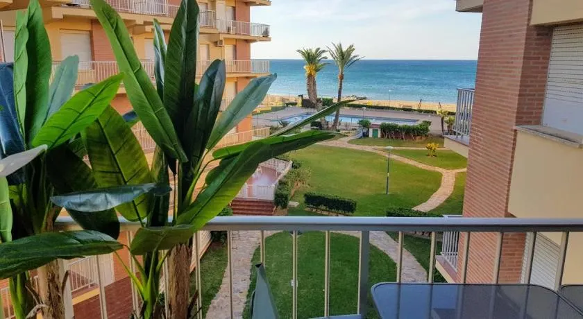 Moderne og hyggelig lejlighed  med fælles pool i Denia, på Costa Blanca, Spanien med plads til 6 personer - Image 1