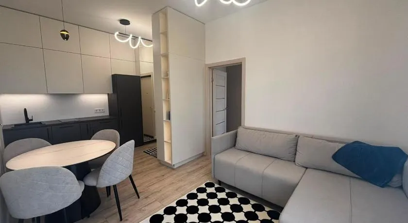 Modern Family Apartment Near Mežaparks & City Center - Image 1
