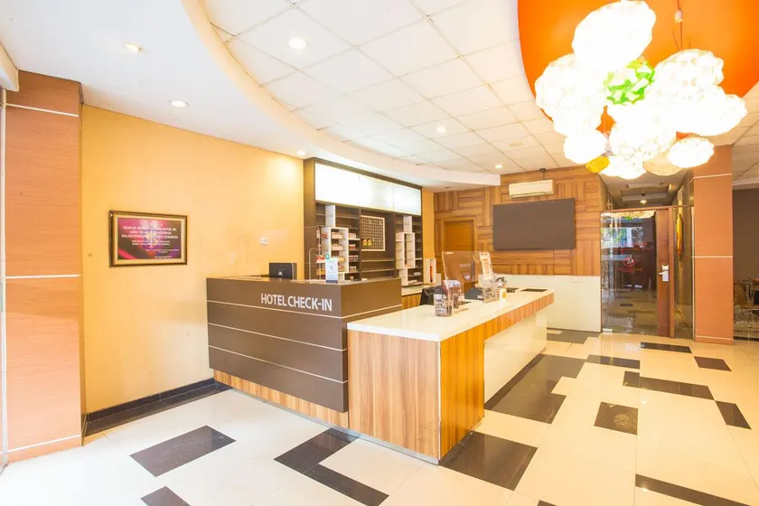 Life Hotel Sudirman Surabaya - Image 1