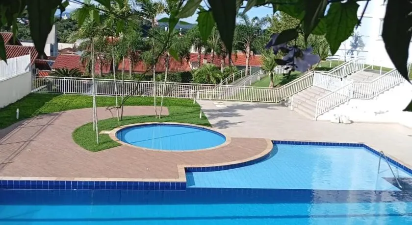 Quartos aconchegantes com banheiro privativo - Image 1