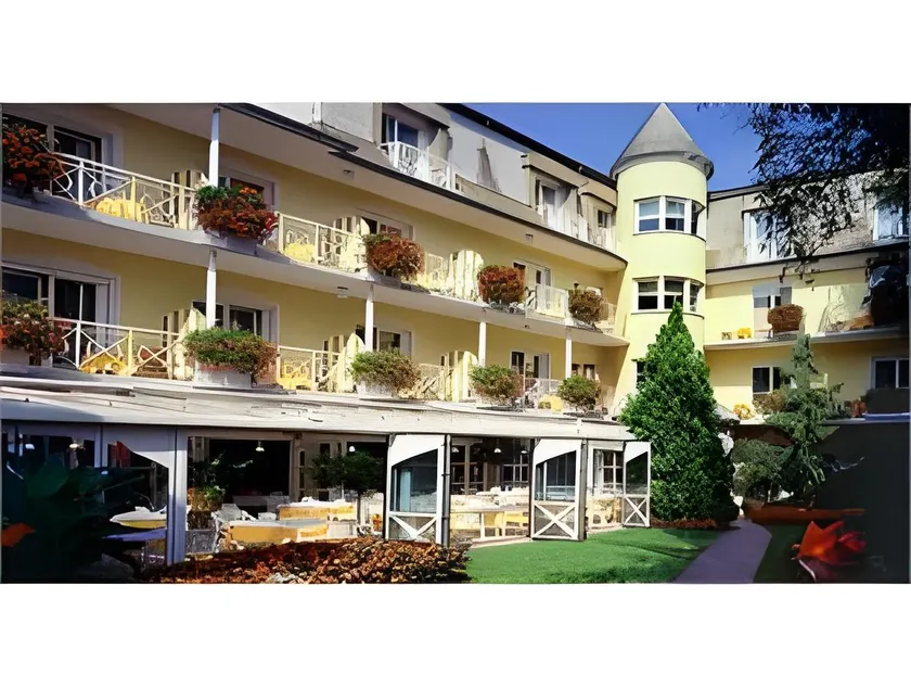 Dermuth Hotels – Hotel Dermuth Pörtschach - Image 1