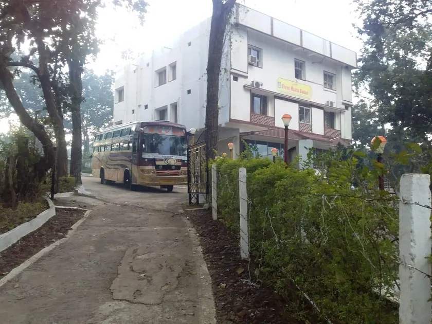 Hotel Shree Mata Sadan - Image 1