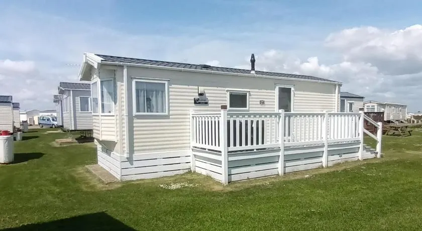 Rakebeer Little Escape, West Sands - Image 1