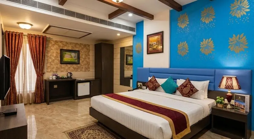 Hotel Sevora Grand 4 Min From Anand Vihar Bus Terminal and Vaishali Metro Station - Image 1