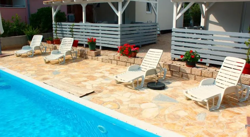 BUNGALOW VICE with pool - Image 1