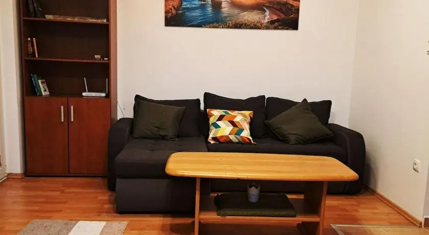 Zöld Orom Apartman Lakás - Image 1