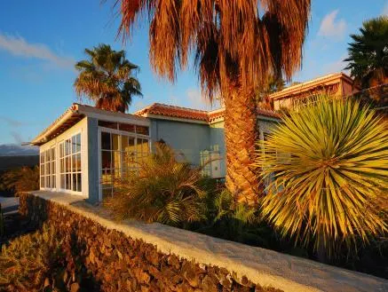 Bungalows & Apartamentos Morani - Image 1