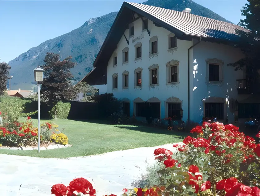 Posthotel Pfunds - Image 1