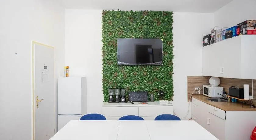 Easy Flexhome Hostel - Image 1
