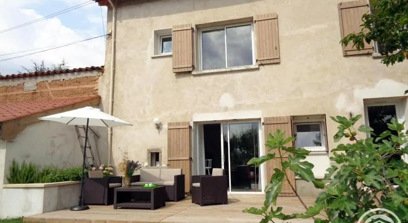 Maison cosy avec jardin dans les Monts du Lyonnais - Image 1