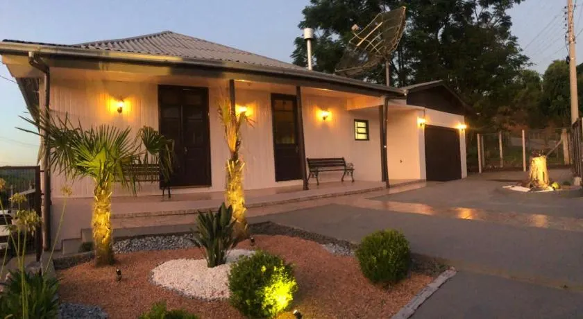 Casa Somenzi, próximo a Miolo, no Vale dos Vinhedos - Image 1