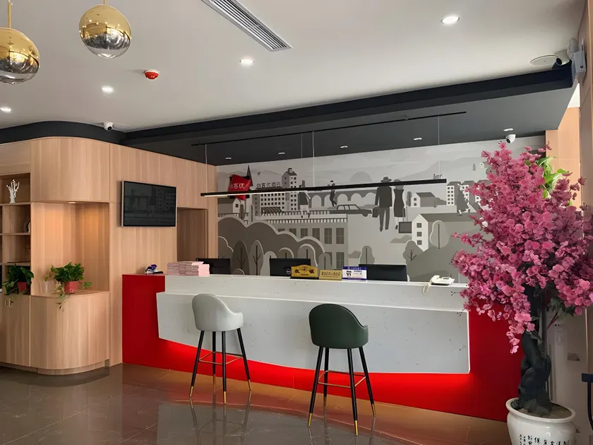 Thank Inn Hotel Henan Luohe Yancheng District Zhonglou Square - Image 1