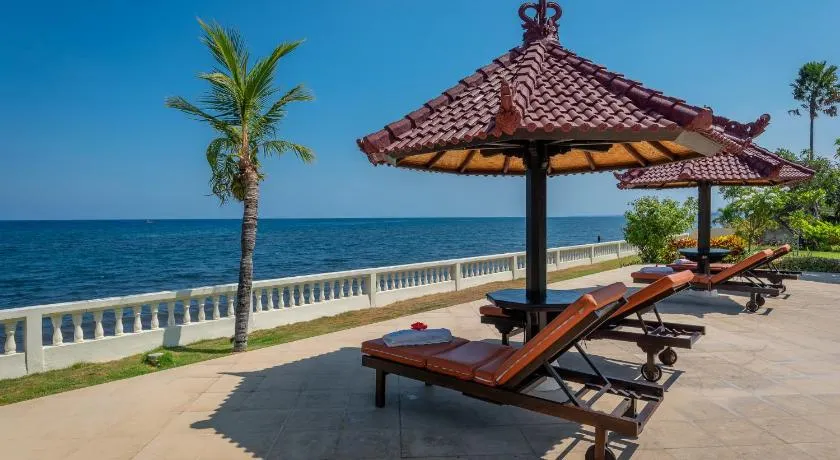 Beachfront Villa at Lovina 10P, Pool, BBQ - Image 1