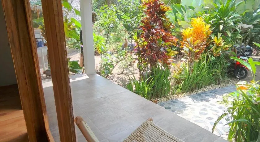 anik homestay & dormy Batukaras - Image 1