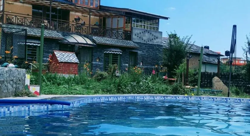 Quaint village farm stay - Image 1