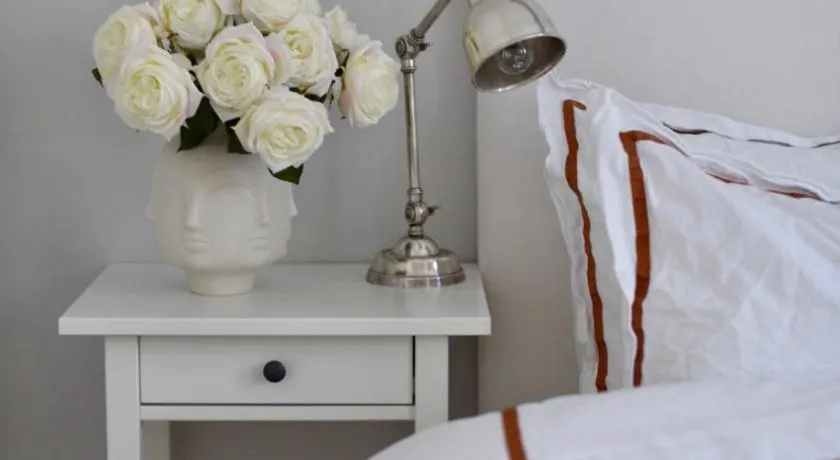 Central Stockholm 2 bedroom & FREE AIRPORT PICK UP - Image 1