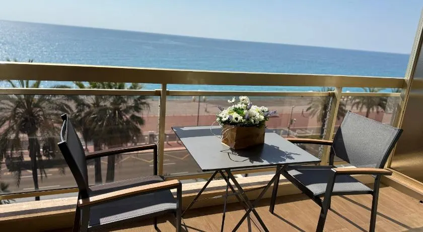L'Azur Promenade - Image 1