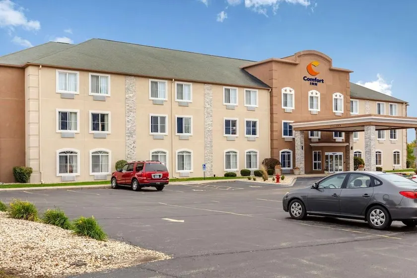 Baymont Inn & Suites DeKalb - Image 1