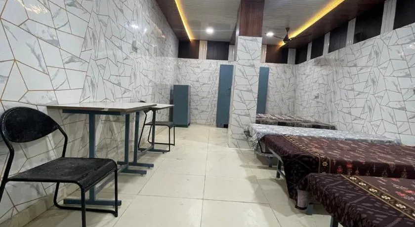 Luxury Heaven Hostel for students, parents and guests - Image 1
