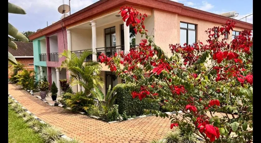 Romalo Hotel & Apartments - Image 1