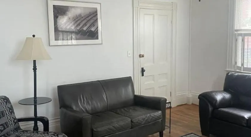 Beautiful West End Apartment - Image 1