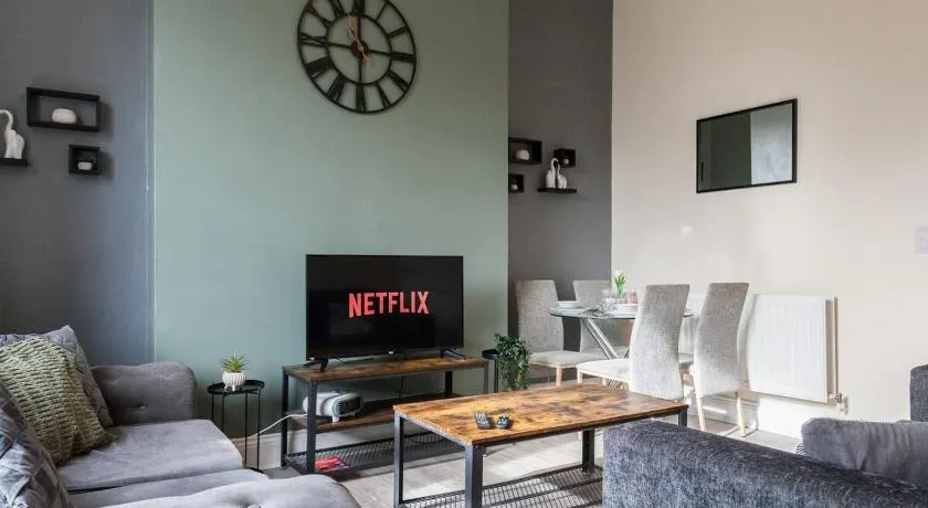 Relaxing Worker Home - Free Parking - Monthly 22 Percent Off - Image 1