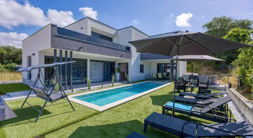 Villa Samara with Pool - Happy Rentals - Image 1