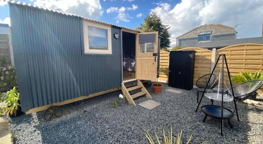 Stargazy Shepherds Hut - Image 1