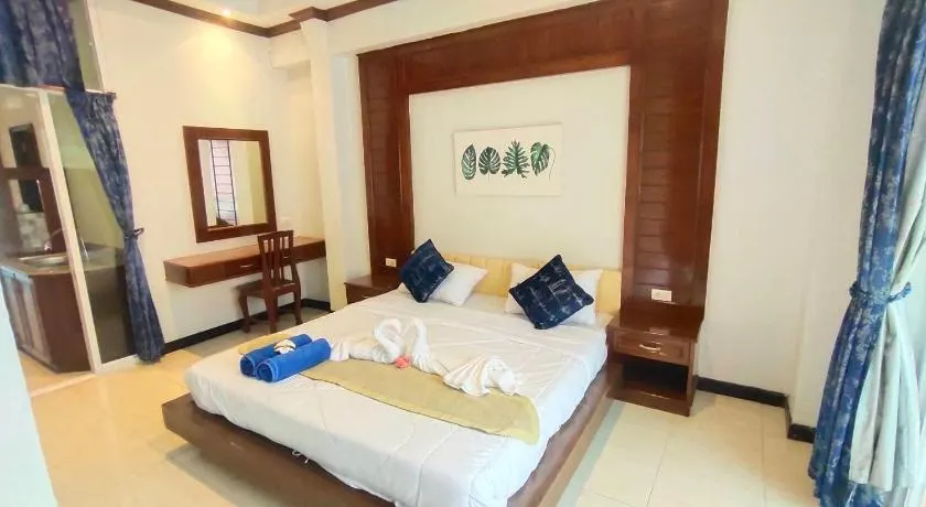 PHADEE APARTMENT - Image 1