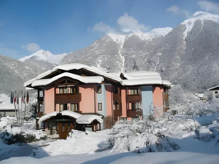 Aria Life Hotel Pinzolo - Image 1