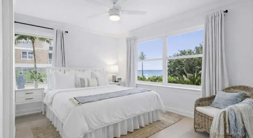 Boutique condo w oceanfront & concierge - Image 1