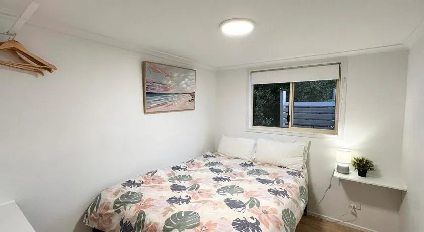 Charlestown Central 7 Bedrooms Front House and Back Unit - Image 1