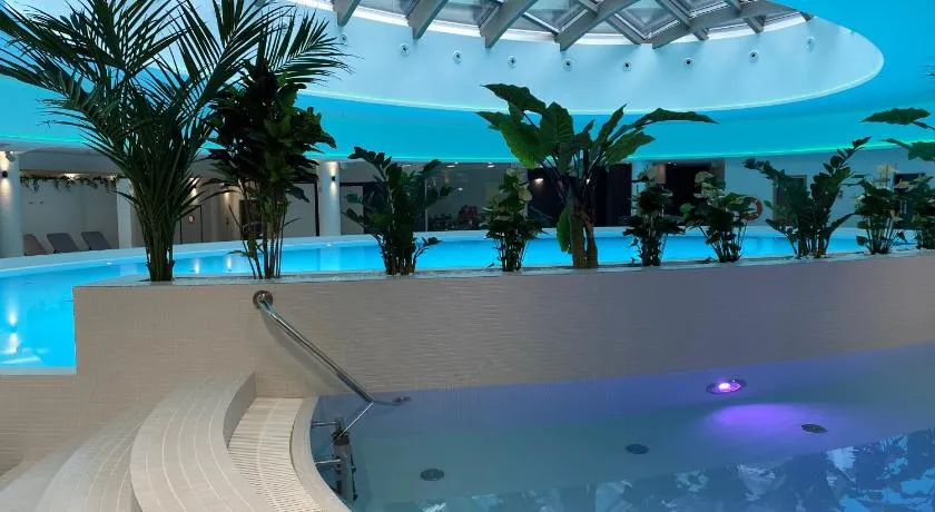 Miodowy Apartament w Hanza Tower -Sauna&Pool - Image 1